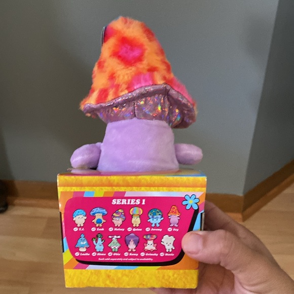 BRAND NEW STUFF ANIMAL! NWT! SMOKE FREE HOME! - Picture 6 of 6